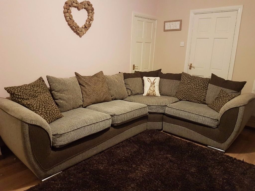 Những ưu điểm của sofa vải nhung