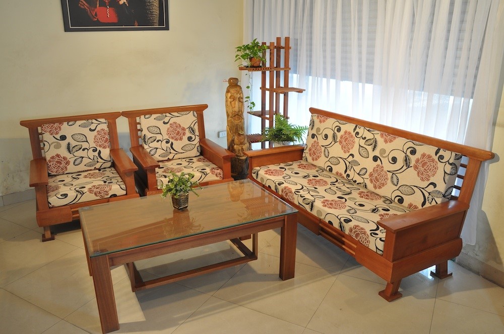 Sofa Ngọc Sơn sẽ giúp phòng khách nhà bạn được trang hoàng.